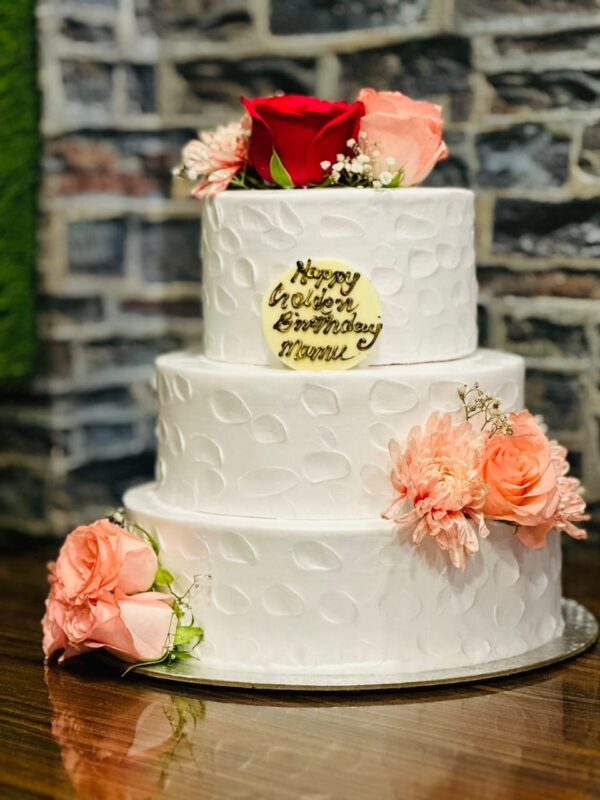 Elegant 3 tier wedding cake